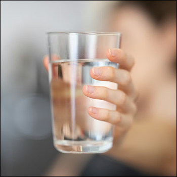 drinking water Unsplash. https://unsplash.com/photos/person-holding-clear-drinking-glass-PCpoG06fcUI
.<br><audio controls src='audio/water5.mp3'></audio>